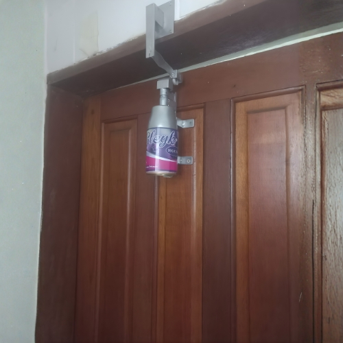 Acionador de Odorizante de Ambiente Fixado em Portas